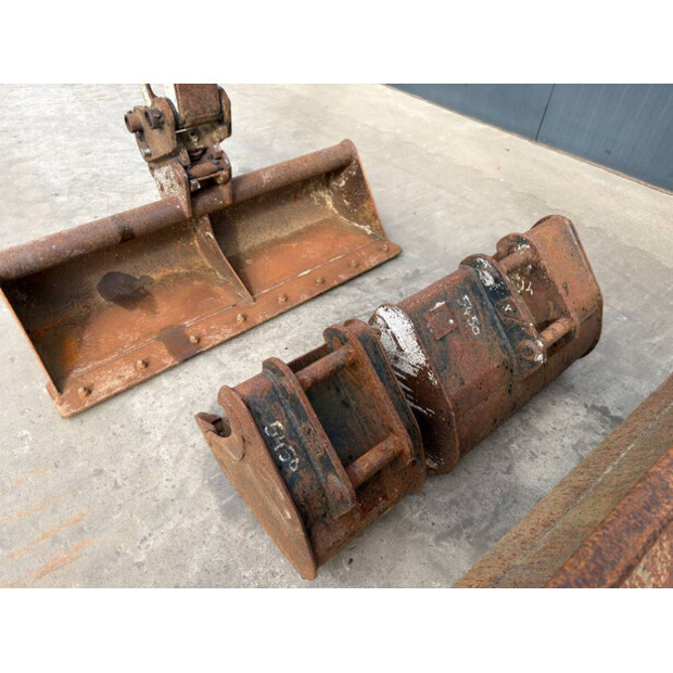 2017 TAKEUCHI TB230-46647394