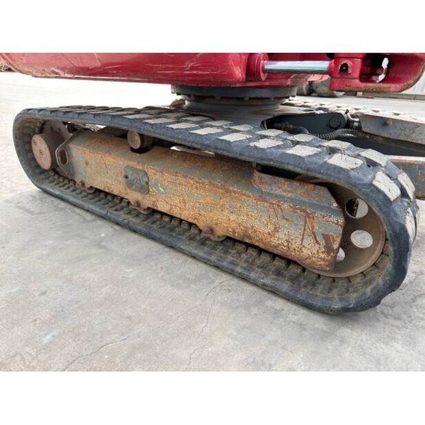 2017 TAKEUCHI TB230-46647410