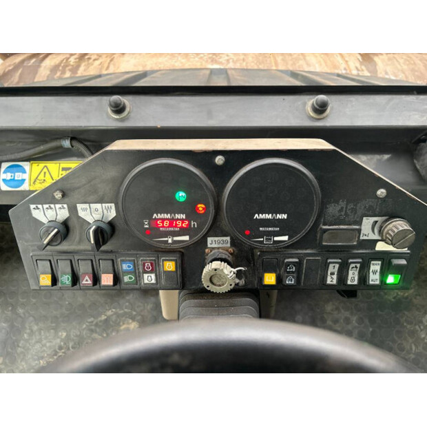 2011 AMMANN AV130X-46648428
