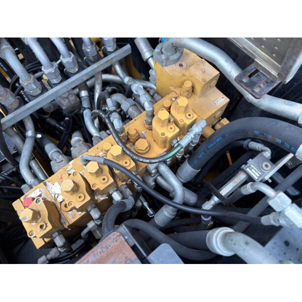 2011 Caterpillar M316D-46648712