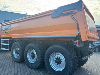 2010-dezeure-k33-1443644-46649285