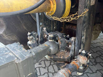 2010-dezeure-k33-1443644-46649291