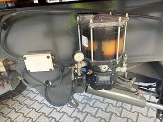 2010-dezeure-k33-1443644-46649293