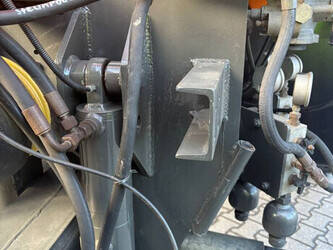 2010-dezeure-k33-1443644-46649308