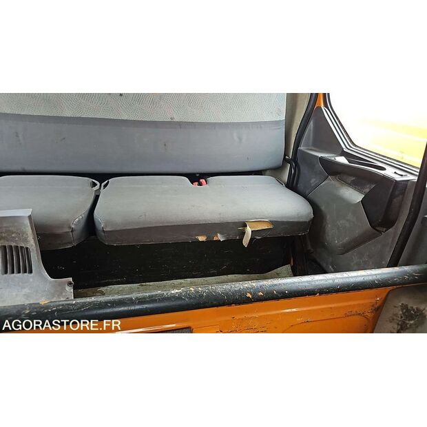 2004 Renault Midlum-46663011