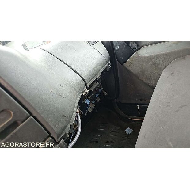 2004 Renault Midlum-46663025