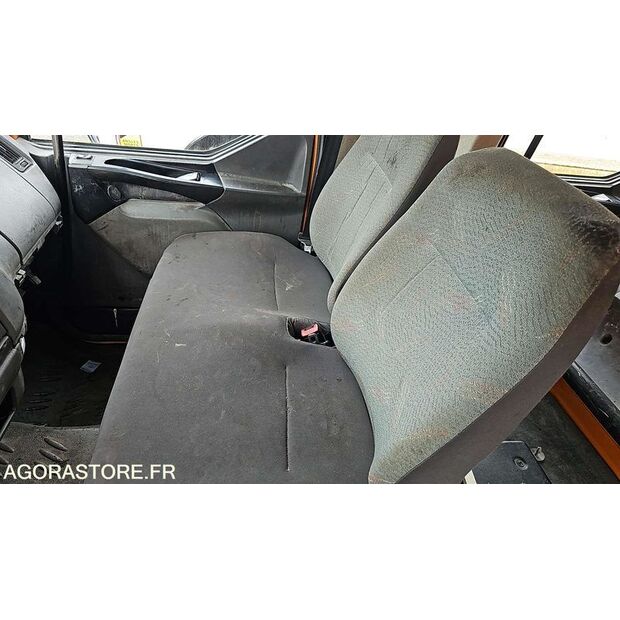 2004 Renault Midlum-46663031