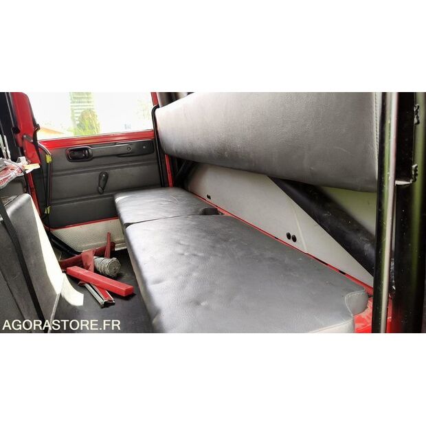 2000 Renault M210-46663057