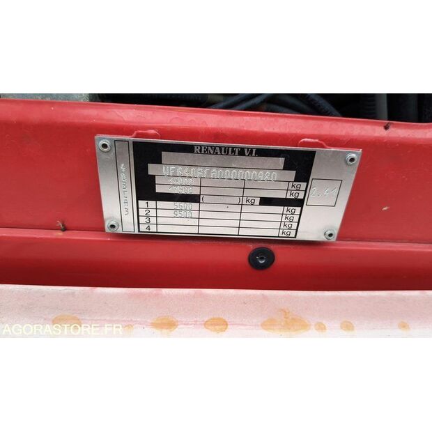 2000 Renault M210-46663060