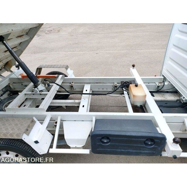 2009 رينو Master-46663086