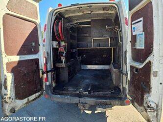 2011-renault-master-1443478-46663113