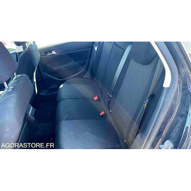 2019 Peugeot 308-46663182