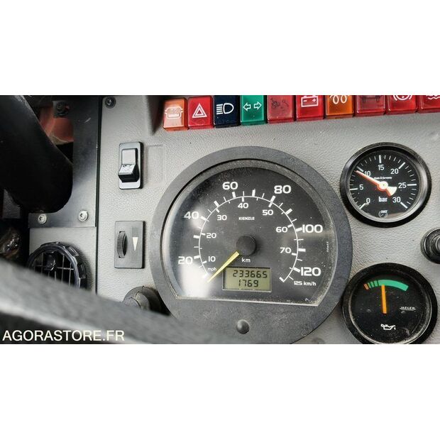 2001 Renault M210-46663246