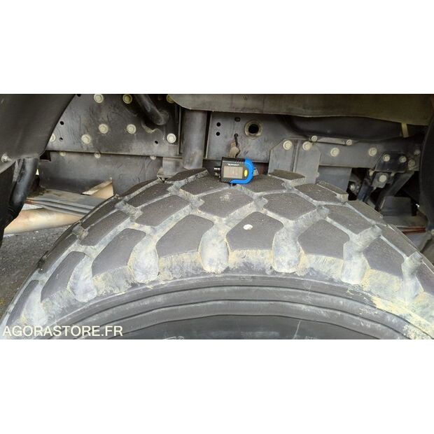 2001 Renault M210-46663257