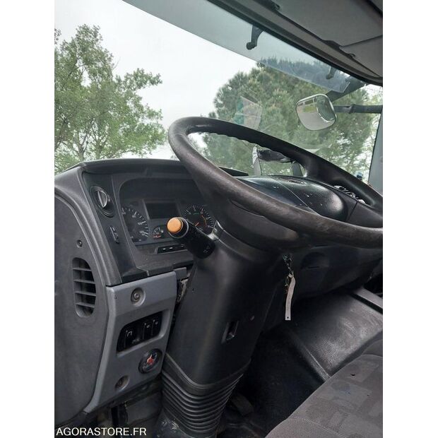 2008 مرسيدس بنز 1833-46663317