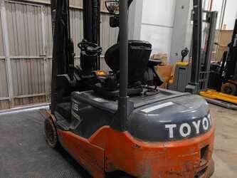 2015-toyota-8fbmt16-1443764-46671242