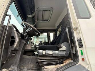 2013-man-tgs-32-400-1443769-46671567