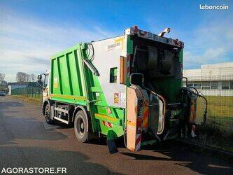 2012-renault-premium-1443788-46677543