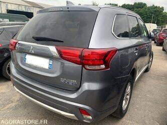 2016-mitsubishi-outlander-1443791-46677578
