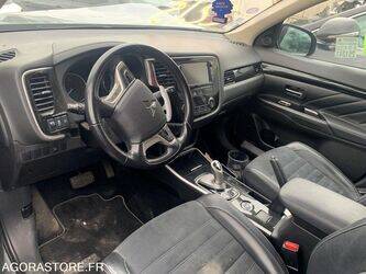 2016-mitsubishi-outlander-1443791-46677579