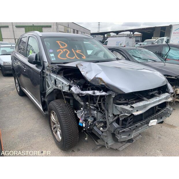 2016 MITSUBISHI Outlander-46677581