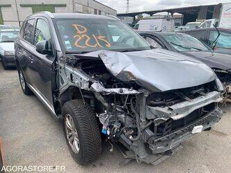 2016-mitsubishi-outlander-1443791-46677581