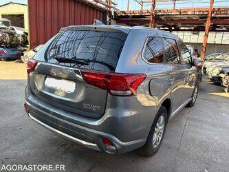 2016-mitsubishi-outlander-1443791-46677584