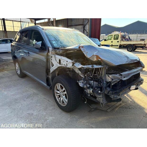 2016 MITSUBISHI Outlander-46677585