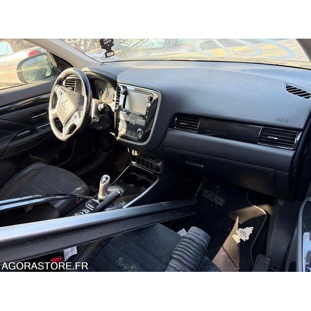 2016 MITSUBISHI Outlander-46677586