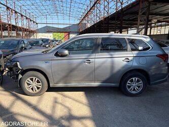 2016-mitsubishi-outlander-1443791-46677587