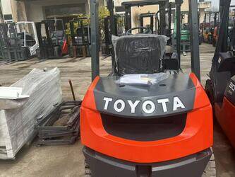 Image de MANUTENTION 2023 Toyota 35 À vendre à Chine