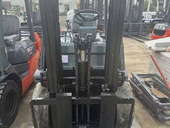 2023-toyota-35-46678520