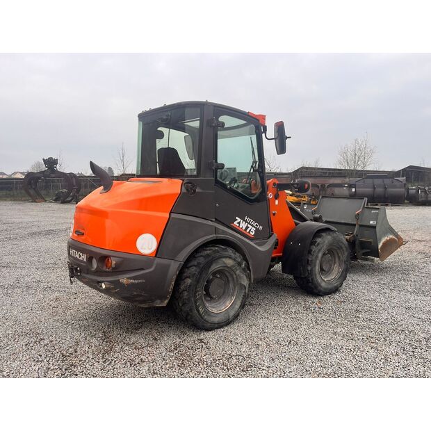 2020 هيتاشى ZW95-6C-46689895