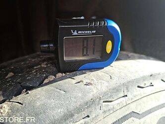 1999-renault-s150-1444015-46696065