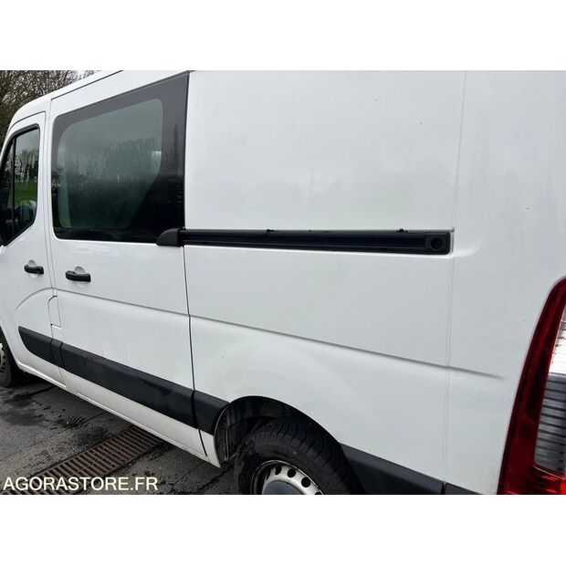 2016 رينو Master-46696412