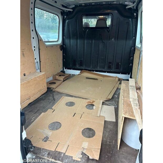 2016 رينو Master-46696414