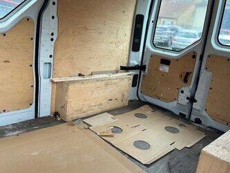 2016-renault-master-1444030-46696416