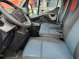 2016-renault-master-1444030-46696418