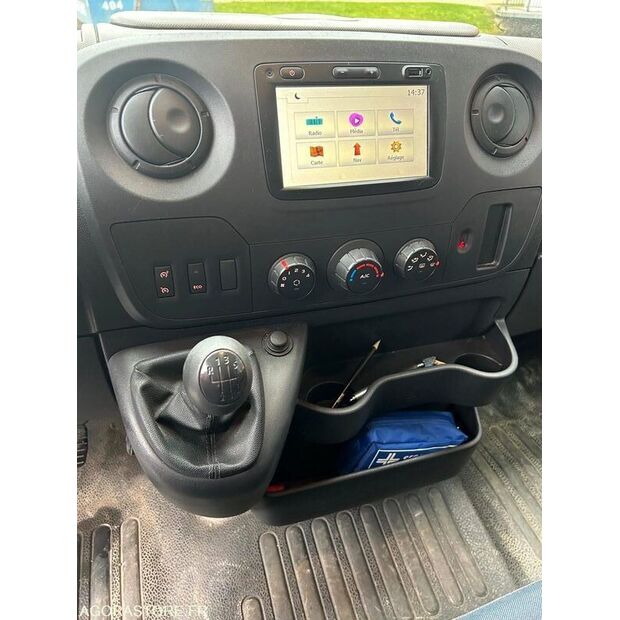 2016 رينو Master-46696420