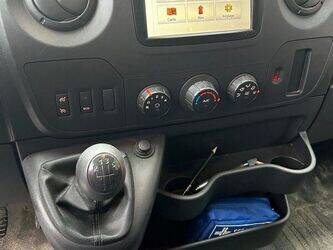 2016-renault-master-1444030-46696420