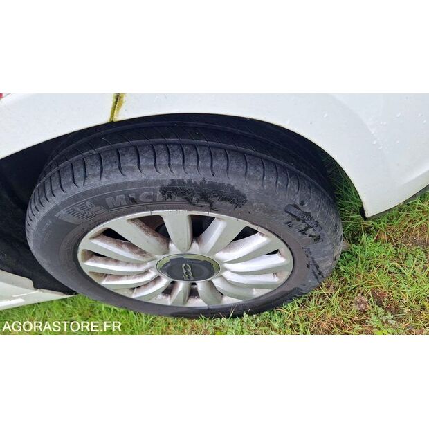 2016 Fiat 500-46696498