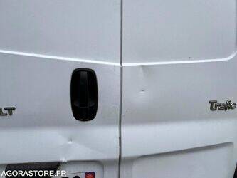 2009-renault-trafic-1444035-46696506