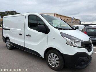 2015-renault-trafic-1444036-46696515