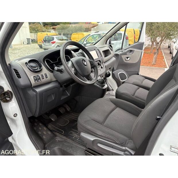 2015 Renault Trafic-46696519