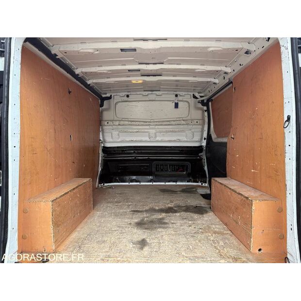 2015 Renault Trafic-46696527