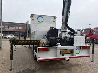 2011-iveco-eurocargo-1444046-46696805