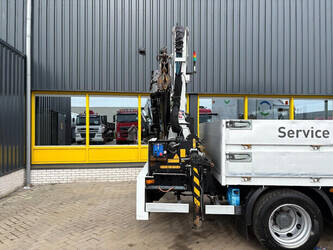 2011-iveco-eurocargo-1444046-46696808