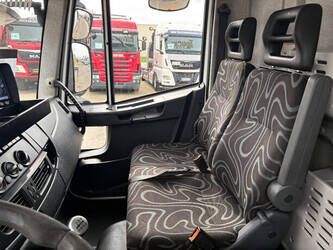 2011-iveco-eurocargo-1444046-46696809