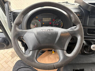 2011-iveco-eurocargo-1444046-46696833