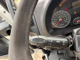 2011-iveco-eurocargo-1444046-46696838